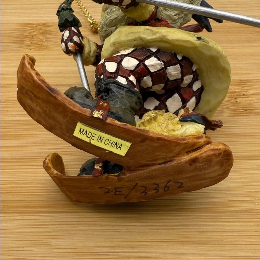 Boyds Bears Carvers Choice Santa In The Nick of Time Skiing Ornament #370200